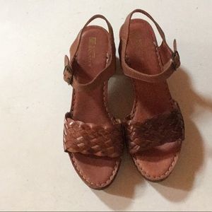 Women’s sandals